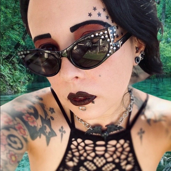 sunglasses black frame with clear crystals - Picture 9 of 14